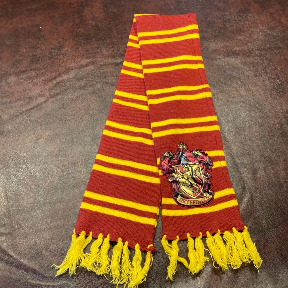 Harry Potter Hogwarts School Striped Fringe Gryffindor Scarf